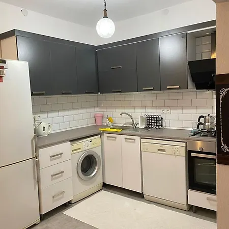 Gumuslukte Ozel Plajli Ve Havuzlu Mustakil Yazlik *