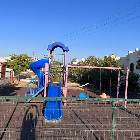 Gumuslukte Ozel Plajli Ve Havuzlu Mustakil Yazlik Villa *