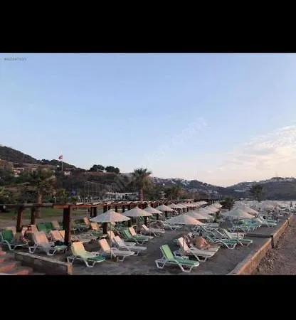 Gumuslukte Ozel Plajli Ve Havuzlu Mustakil Yazlik * 博德鲁姆